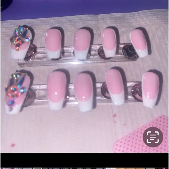 Beautiful homemade press on nails - Picture 2 of 2